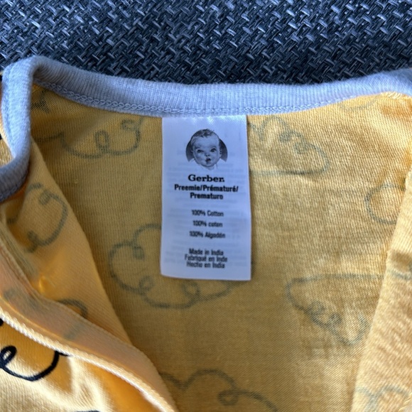 Gerber premie onesie, yellow with clouds - Picture 2 of 2
